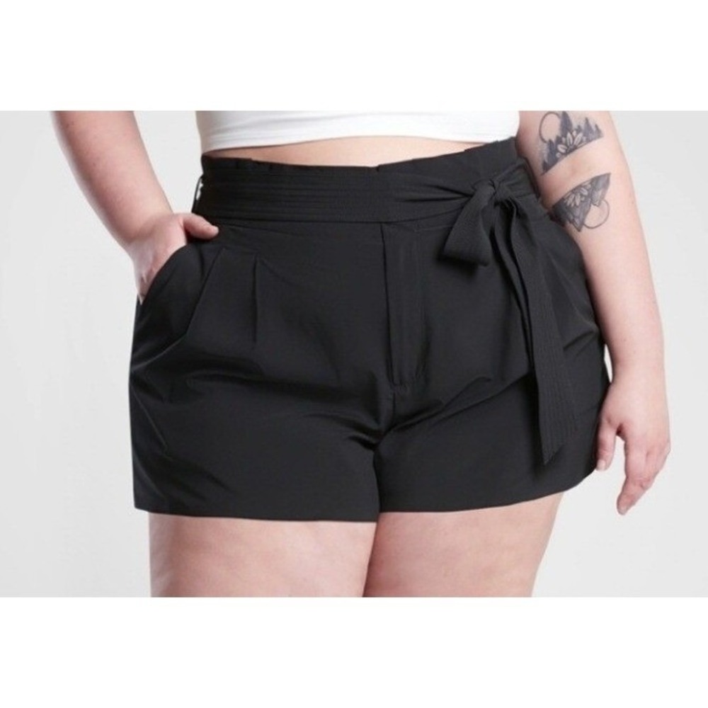 Athleta Skyline Short II Women 24 Black High Rise Belted Travel 530641